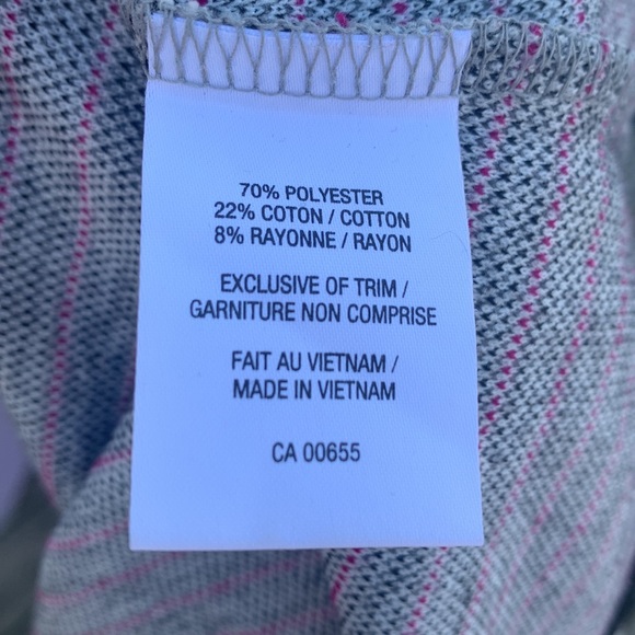 Reitmans Top keyhole button back Small Petite - Picture 7 of 7